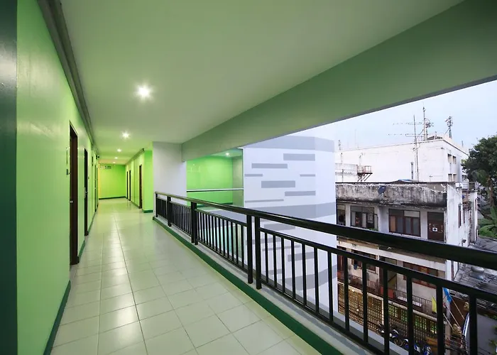Hotel Paragon One 2*