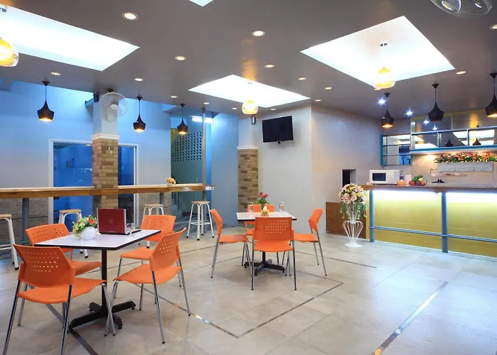 Hotel Paragon One 2*
